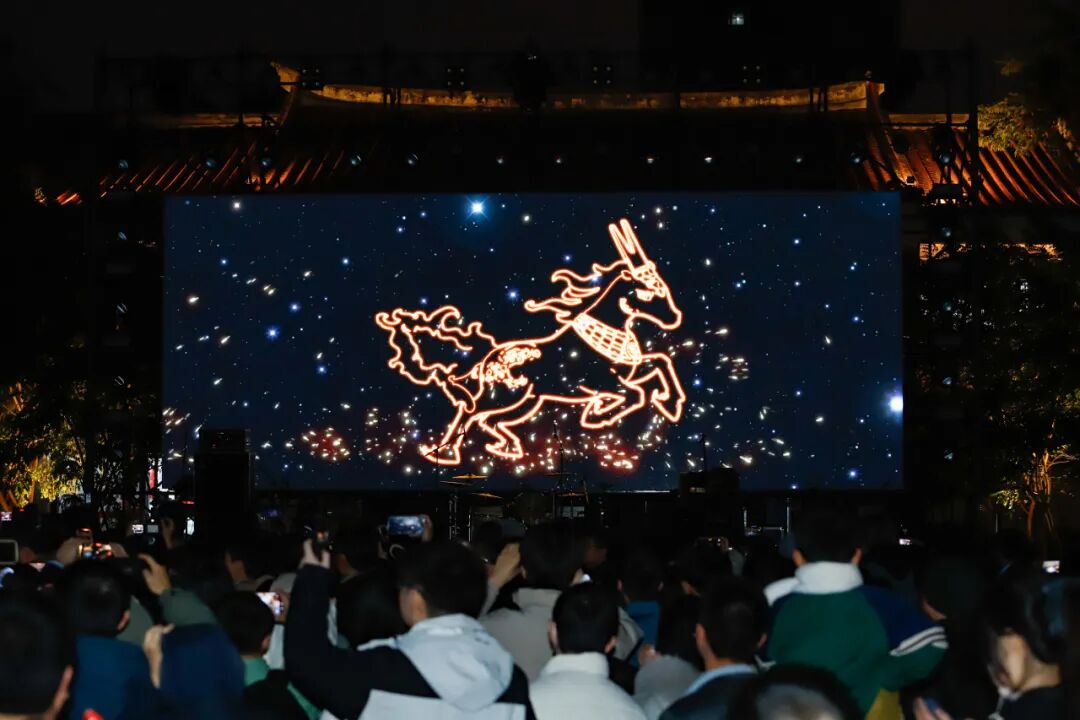 丰泽马年IP发布!"骐骥泽泽"惊艳真武庙广场